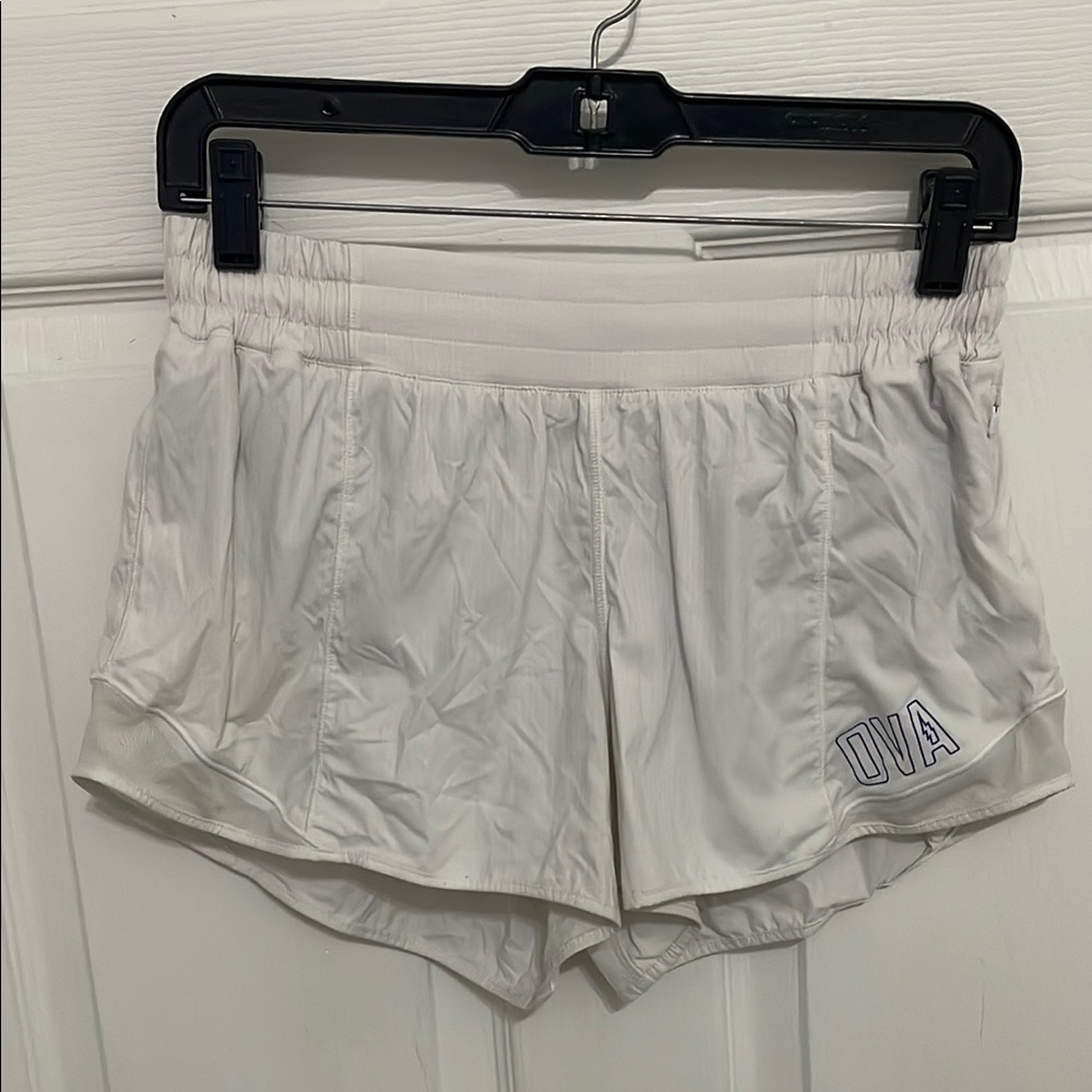 Lululemon women’s hotty hot athletic shorts